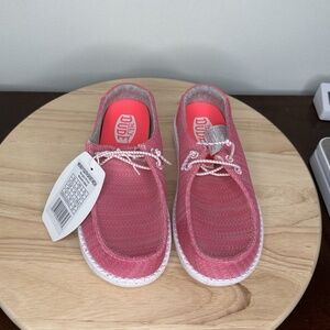 Hey Dude Wendy Youth Sports Mesh Bright Pink Girls Size YT2 Slip On Shoes NEW